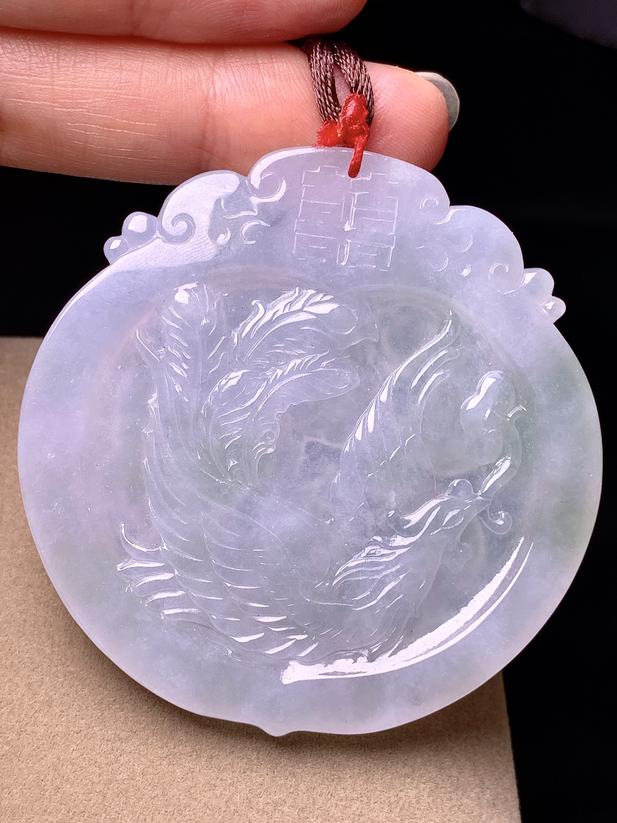 冰种龙牌吊坠 玉质细腻 色泽艳丽清新 水润亮眼 整体尺寸54*5.6b2