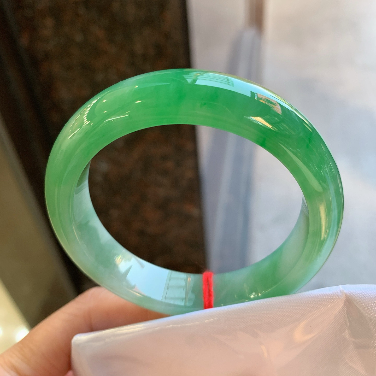 正圈飘绿 无瑕 尺寸：53.8/12.9/8.6 细腻