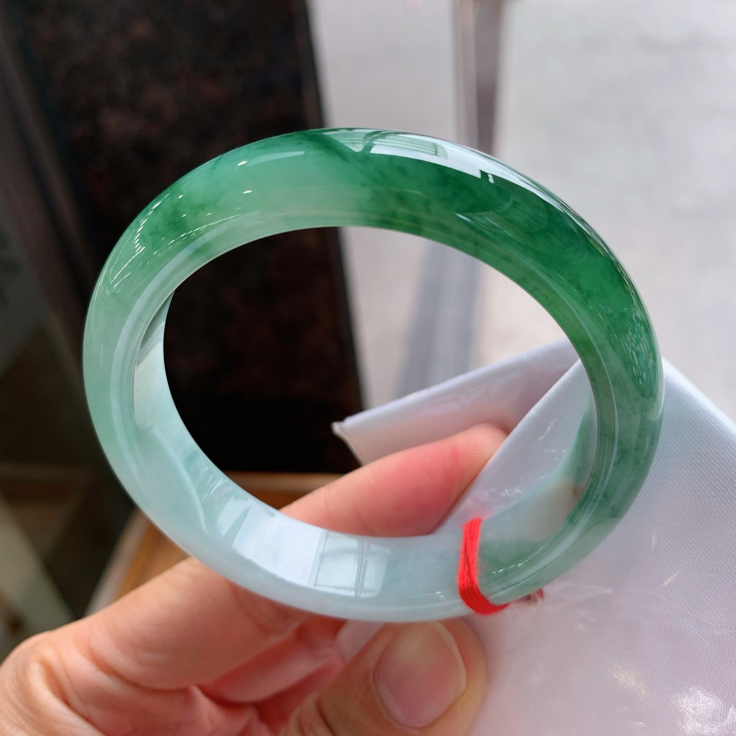 正圈冰飘花 无瑕 尺寸：56.2/13/8.2  细腻