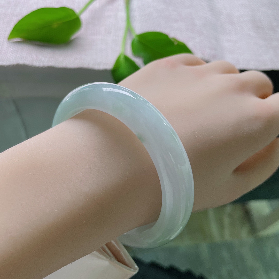 56.7/12.6/7.5。飘花手镯，有棉线