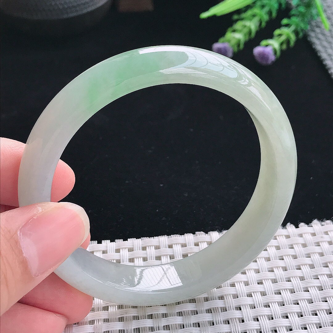 实拍A货翡翠58.5/13.3/8老坑冰润飘绿手镯玉镯手环