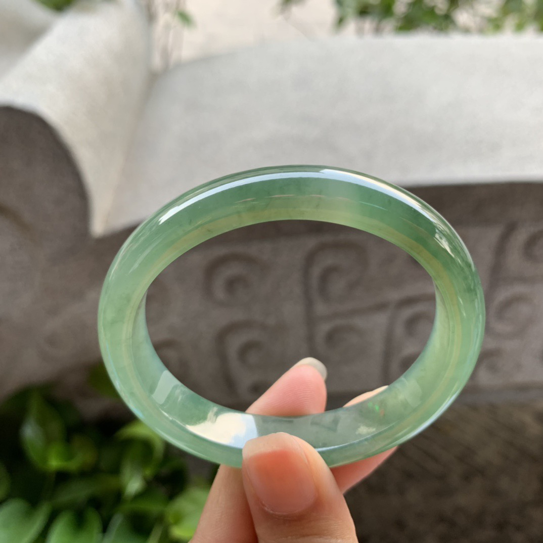 圈口 54.3-46.8-11.7-7.2【冰茶绿贵妃手镯】贵妃54 55可戴