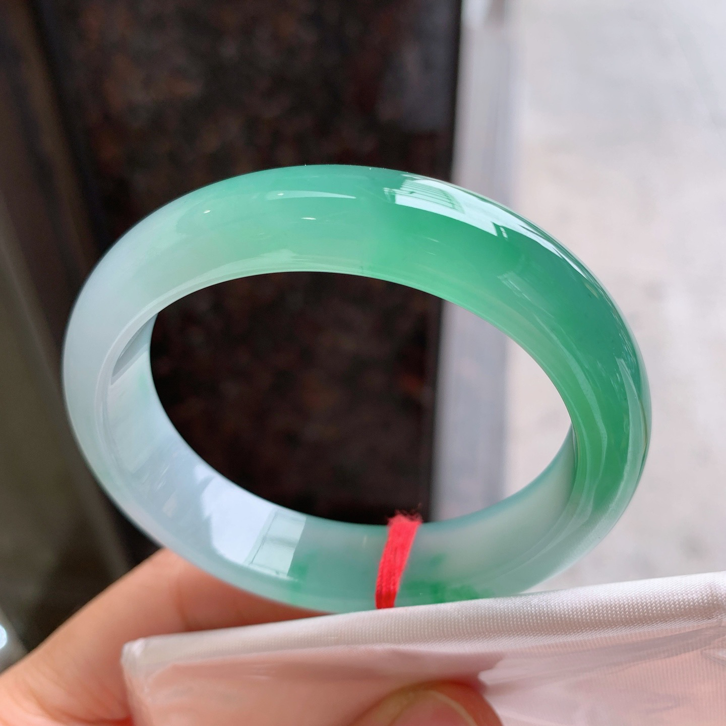 贵妃冰飘绿 无瑕 尺寸：54.2/48/13/7.9  冰润