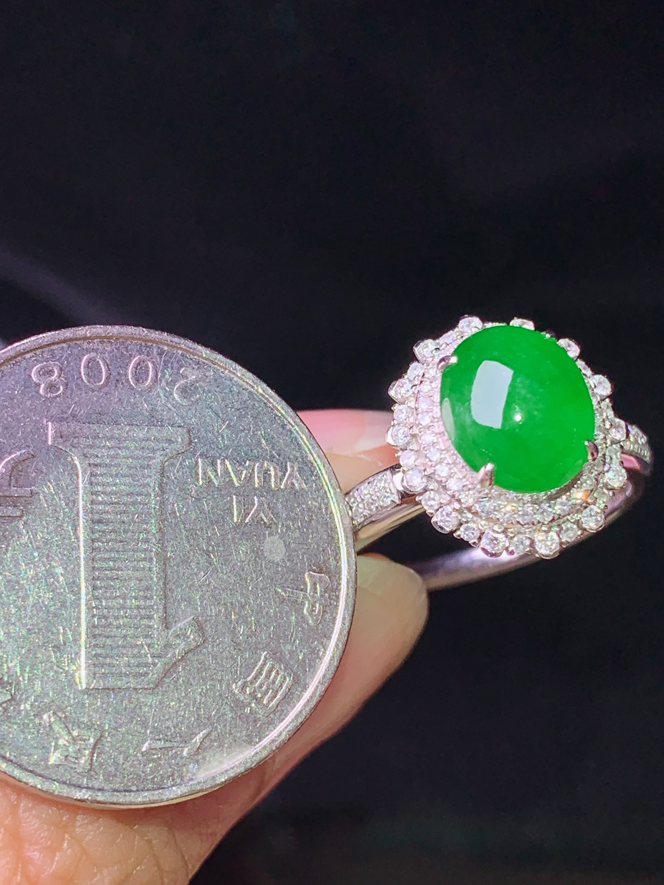 18k金钻镶嵌满绿蛋面戒指 玉质细腻 色泽艳丽清新 水润亮眼 圈口14.5 整体尺寸14*12.5*10L2