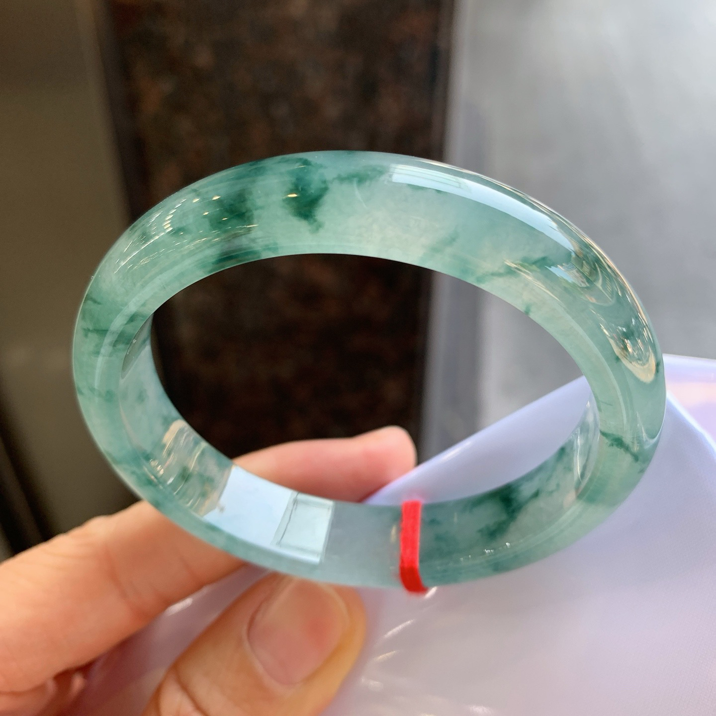 贵妃冰飘花 无瑕 尺寸：56.2/50/12.3/7.6  冰润