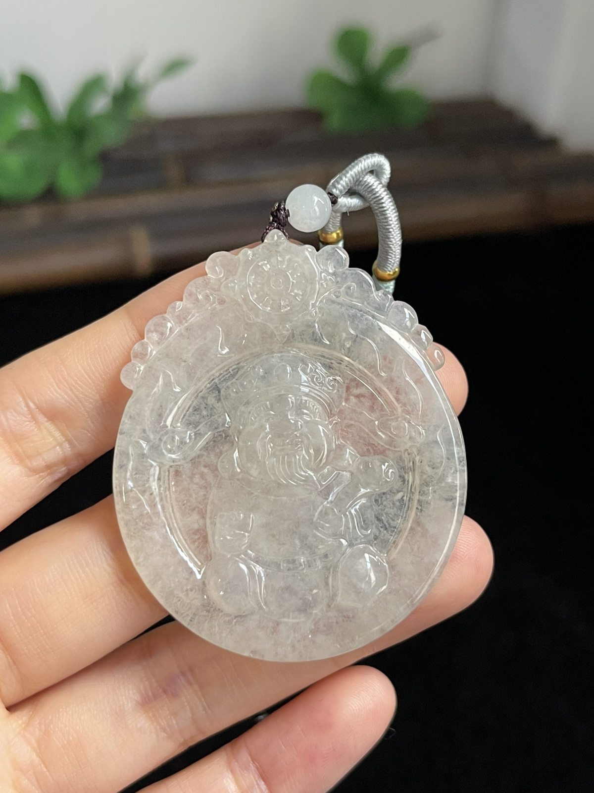 翡翠吊坠，配珠未测