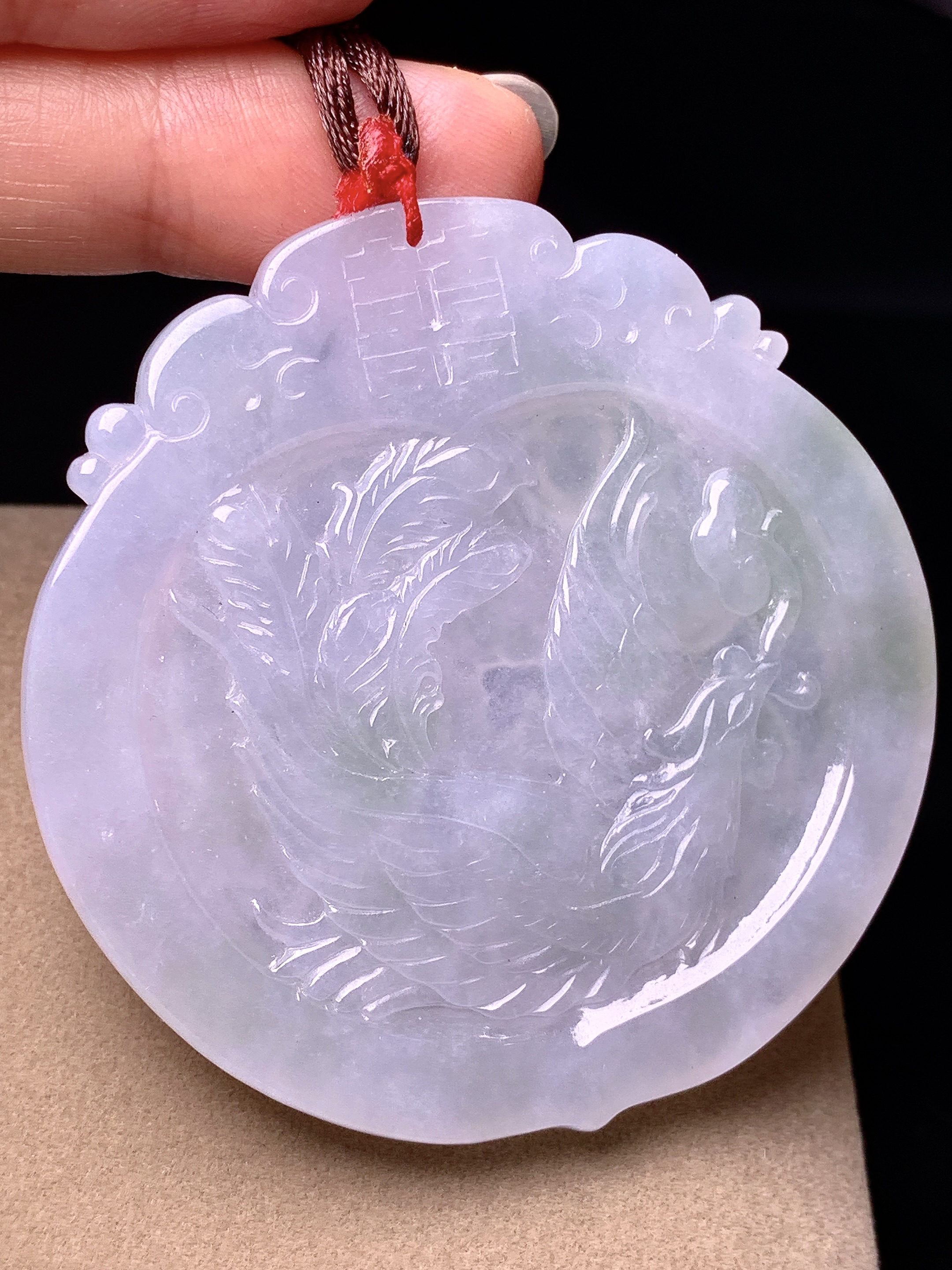 冰种龙牌吊坠 玉质细腻 色泽艳丽清新 水润亮眼 整体尺寸54*5.6b2