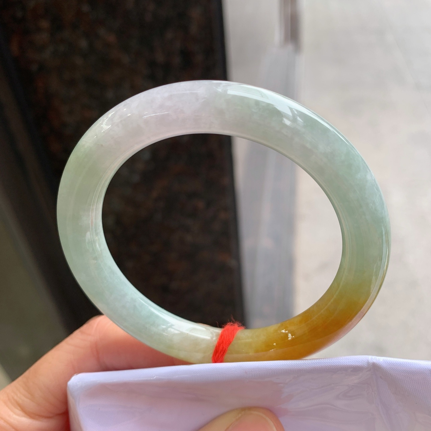 圆条黄翡 无瑕 尺寸：56.3/10  色好