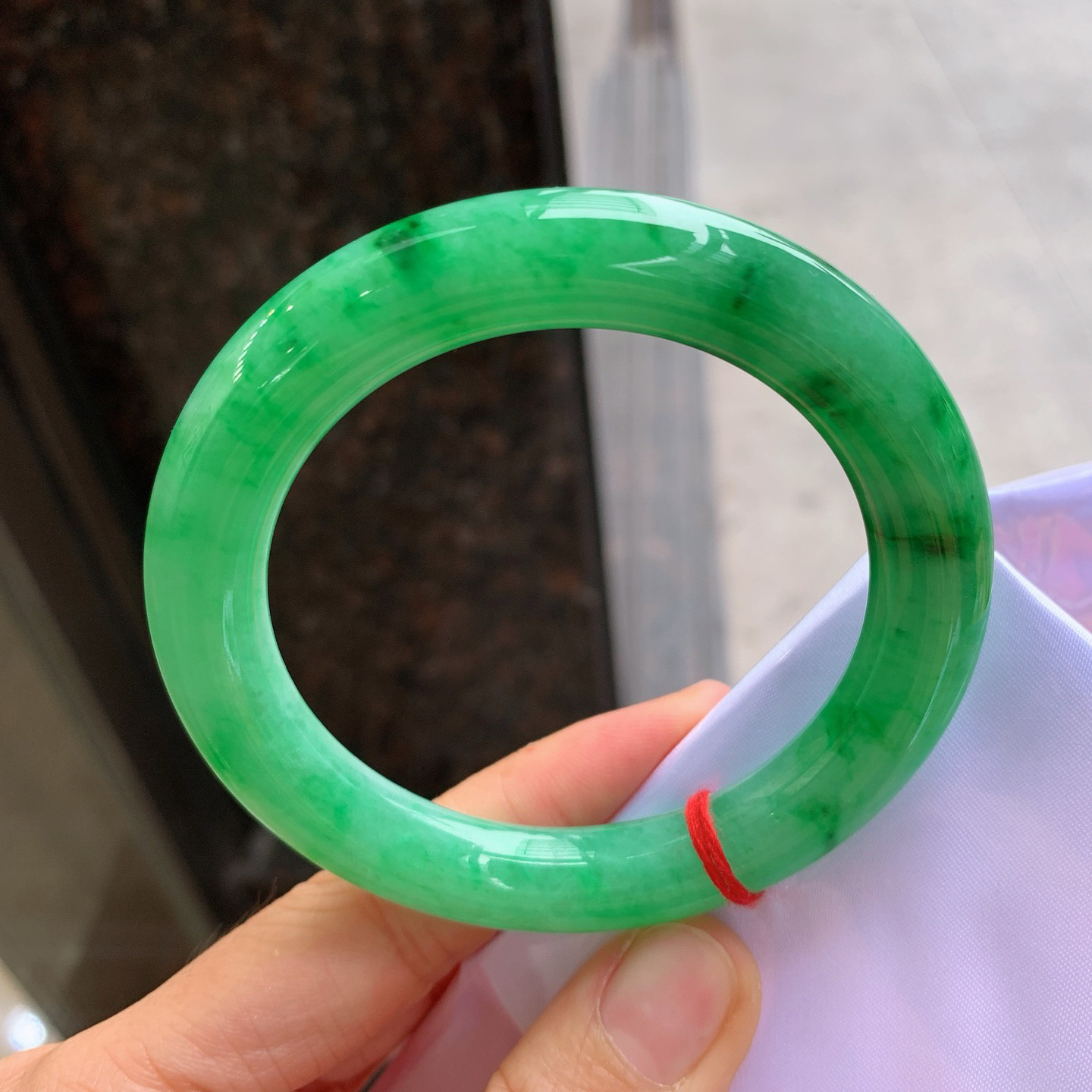 圆条满色 无瑕 尺寸：57.1/11.1  色辣