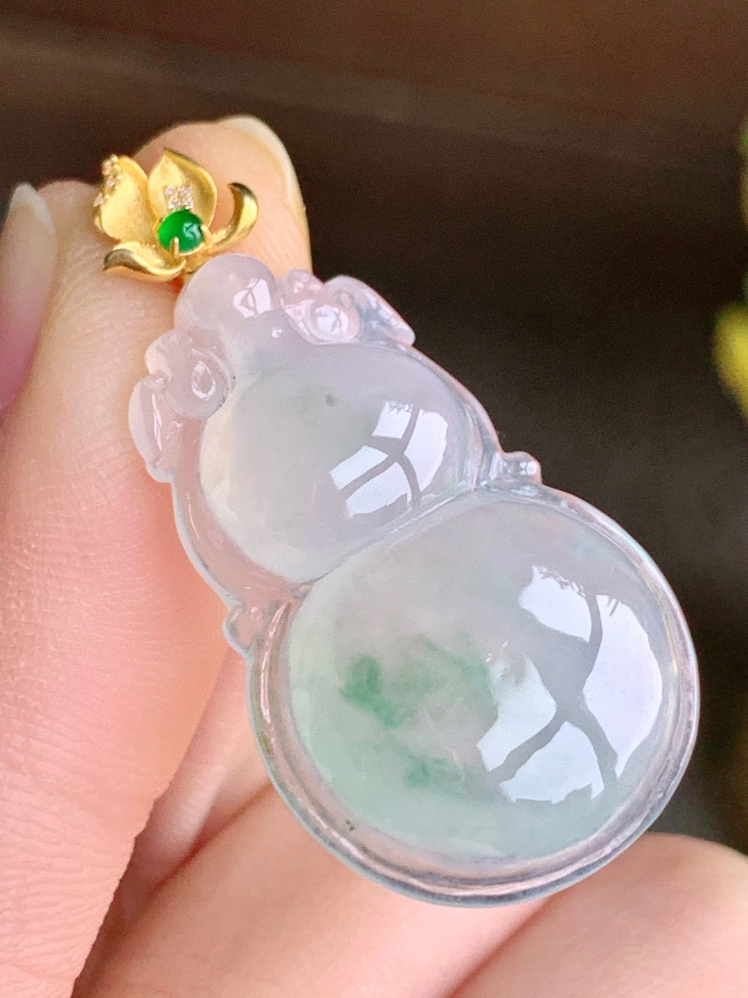 【镶嵌】冰飘花葫芦大葫芦吊坠  
【说明】缅料 18k金镶嵌 性价比高  
【整体】38.8
【裸石】31.7-20-5.7