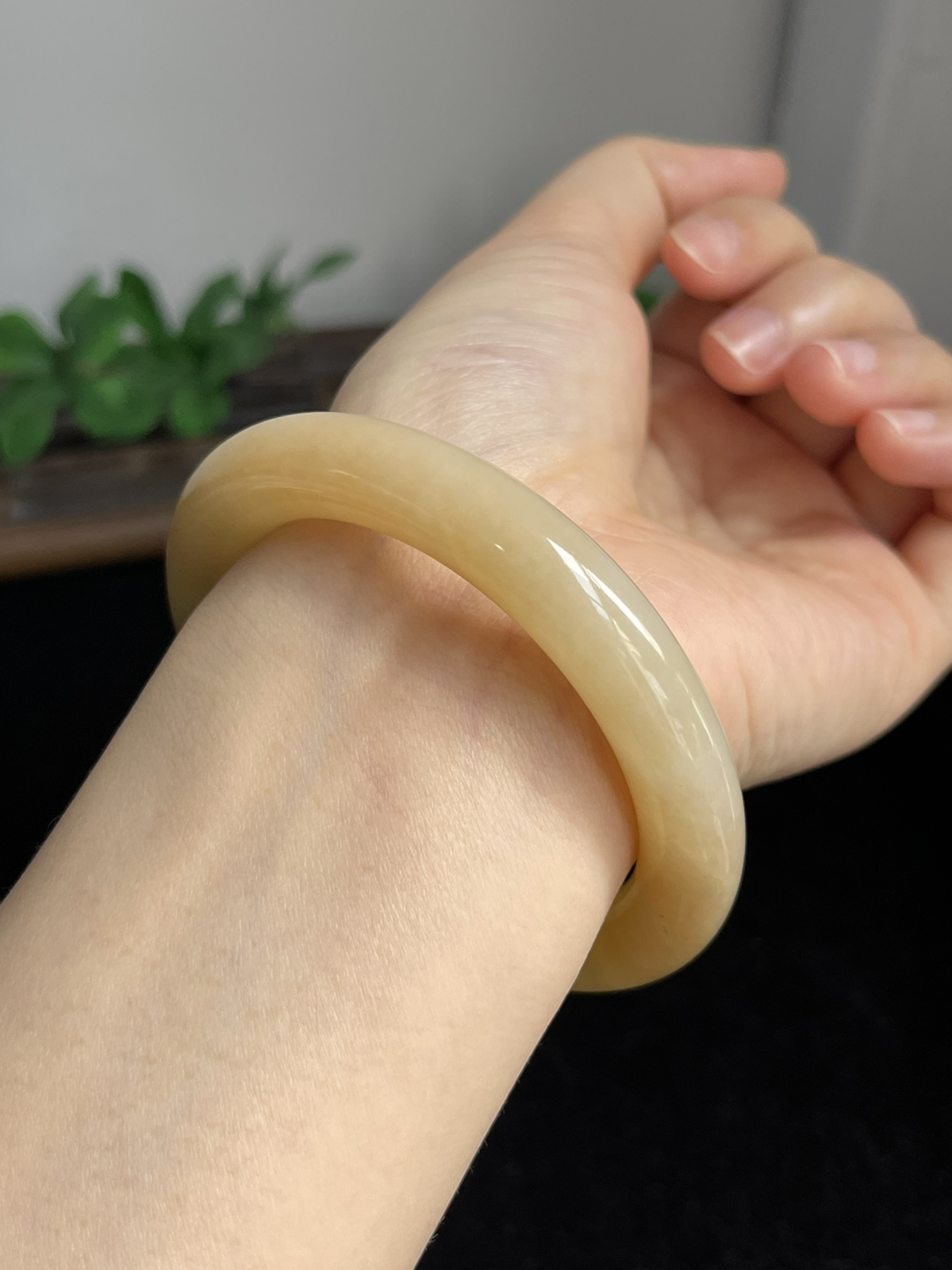 圆镯55圈口，和田玉手镯