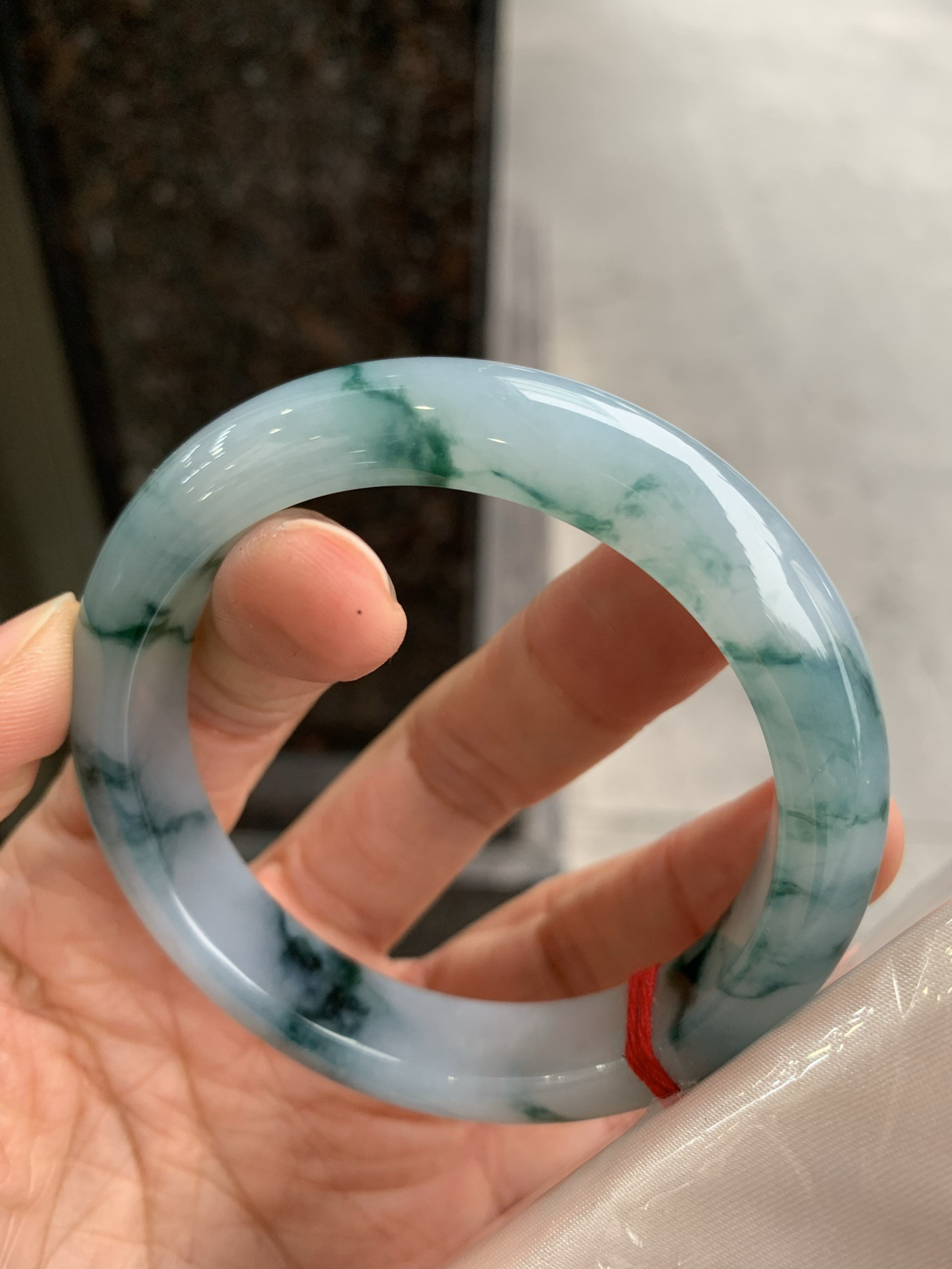 正圈飘花 无瑕 尺寸：57.3/13/9  细腻