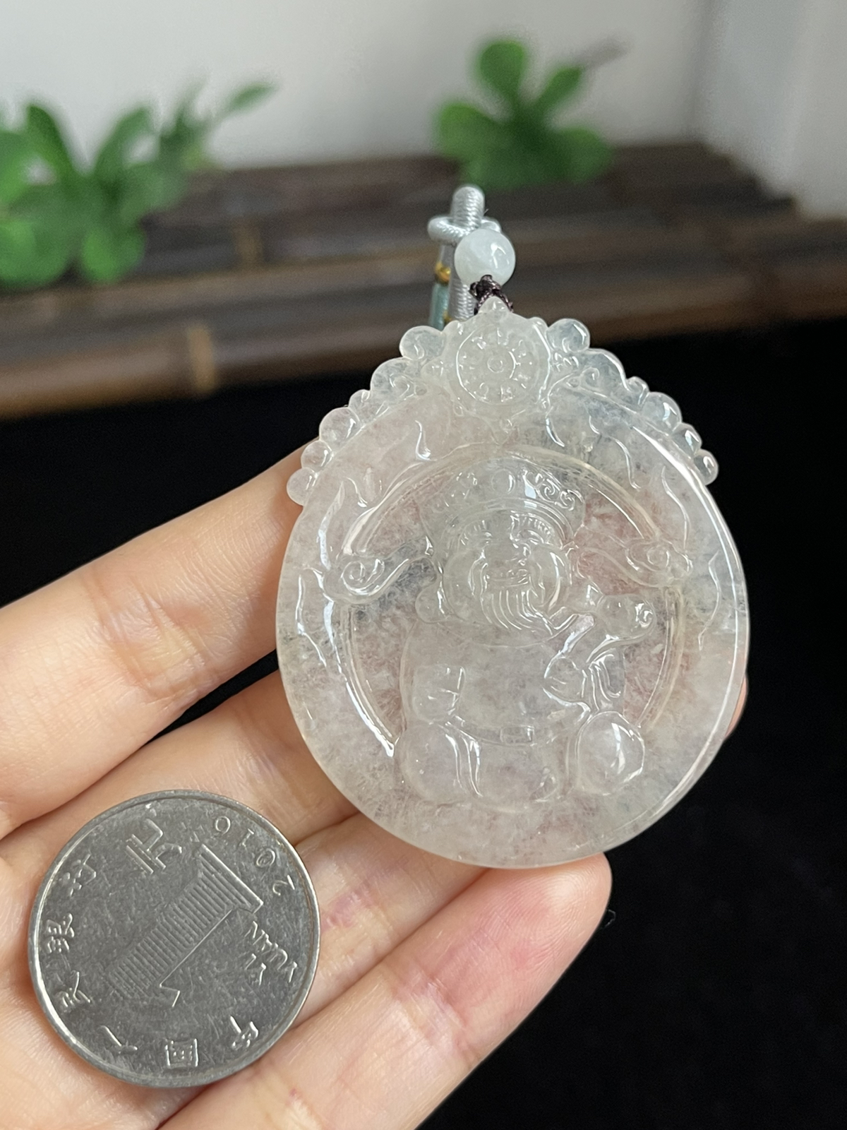 翡翠吊坠，配珠未测