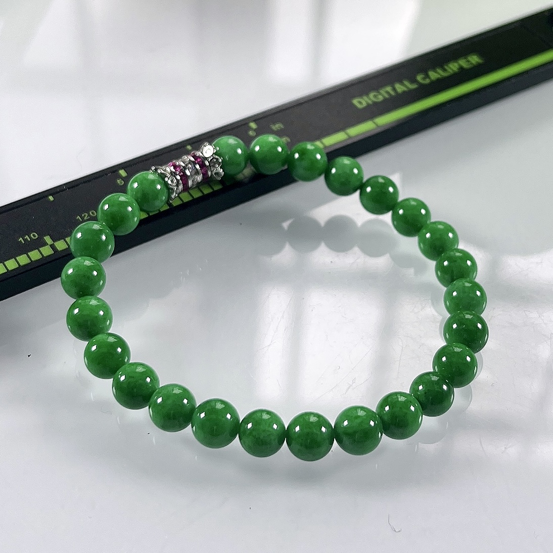 缅甸天然翡翠A货，卡6.6冰润满绿浓阳绿圆珠手串手链，尺寸：6.6mm/25颗，长度173mm，重量：14.00g