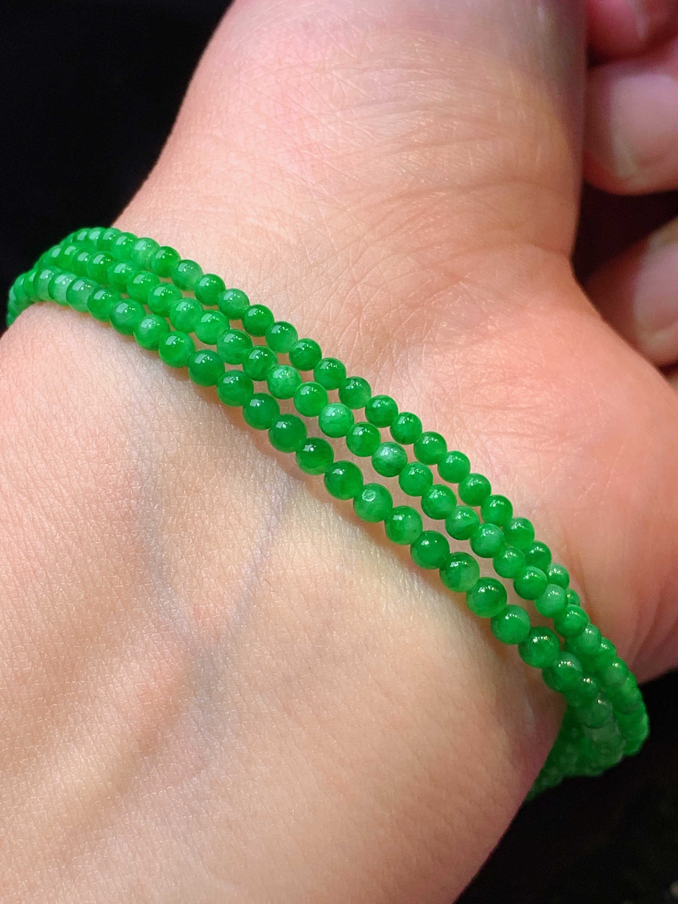 满绿小米珠项链吊坠 玉质细腻 色泽艳丽清新 水润亮眼 整体尺寸2.8m2