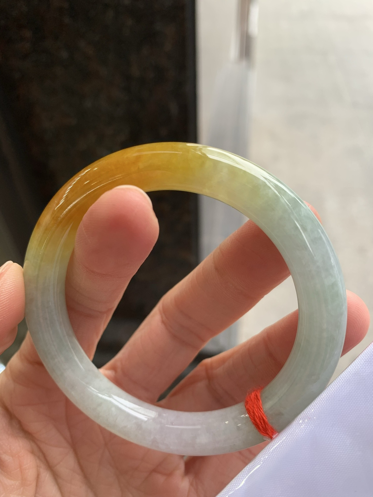 圆条黄翡 无瑕 尺寸：56.3/10  色好