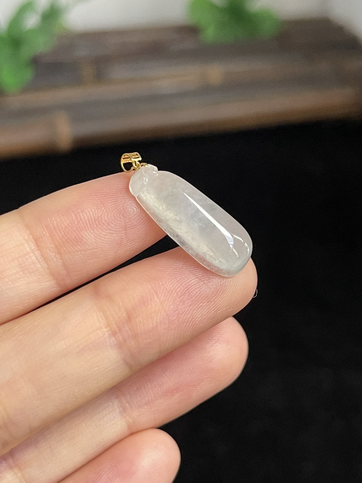 翡翠吊坠，印记：G18K