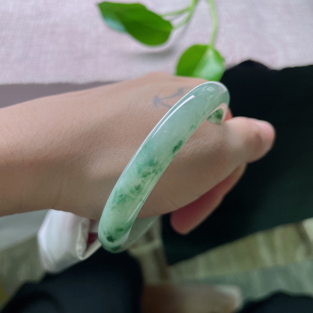 54.7/9.1/6.8飘花正圈，窄条，水润细腻，清新，繁华落尽，秀丽，贵气