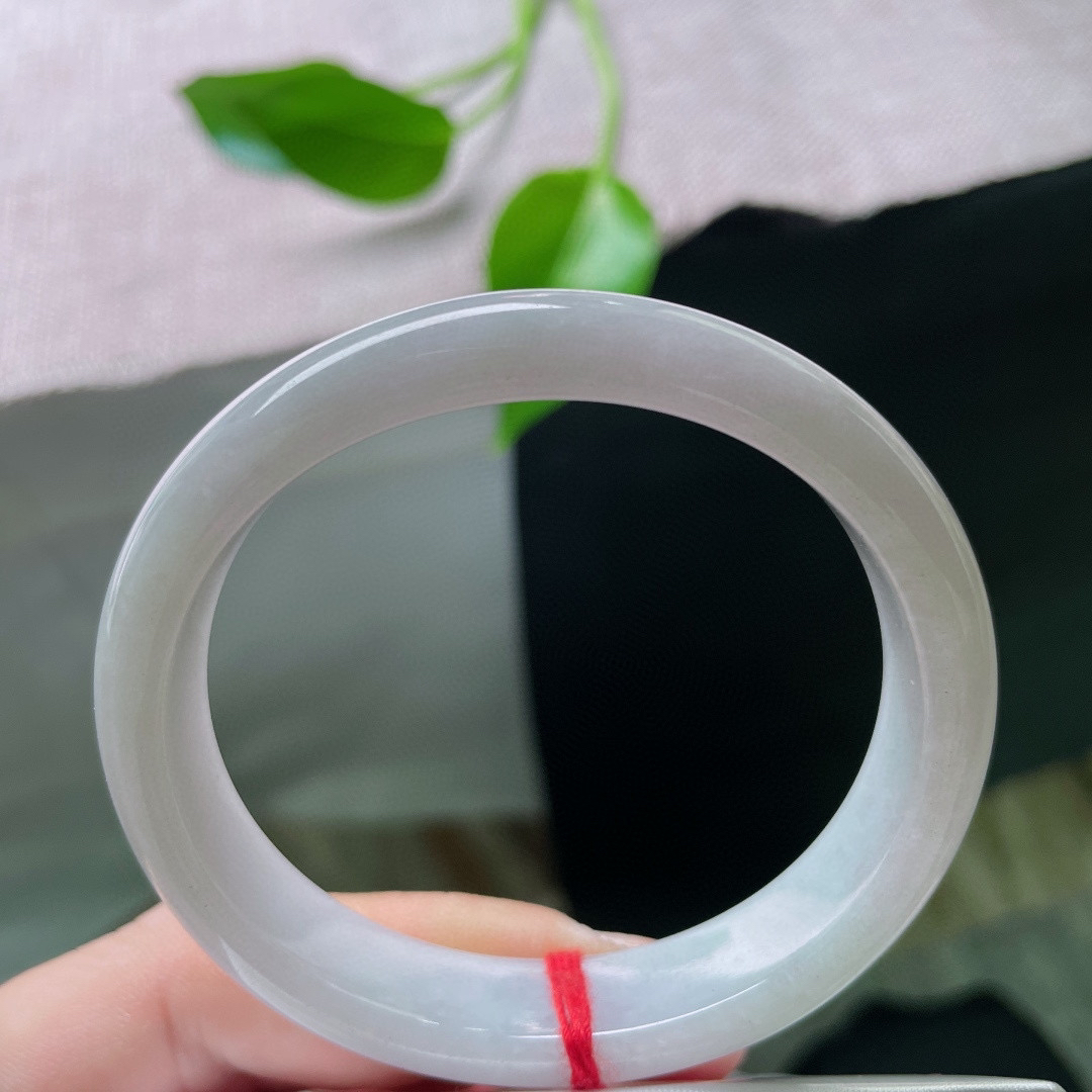 54.2（48.7）/12/6.5。淡绿底贵妃，微微泛紫，细润干净，清雅，棉线