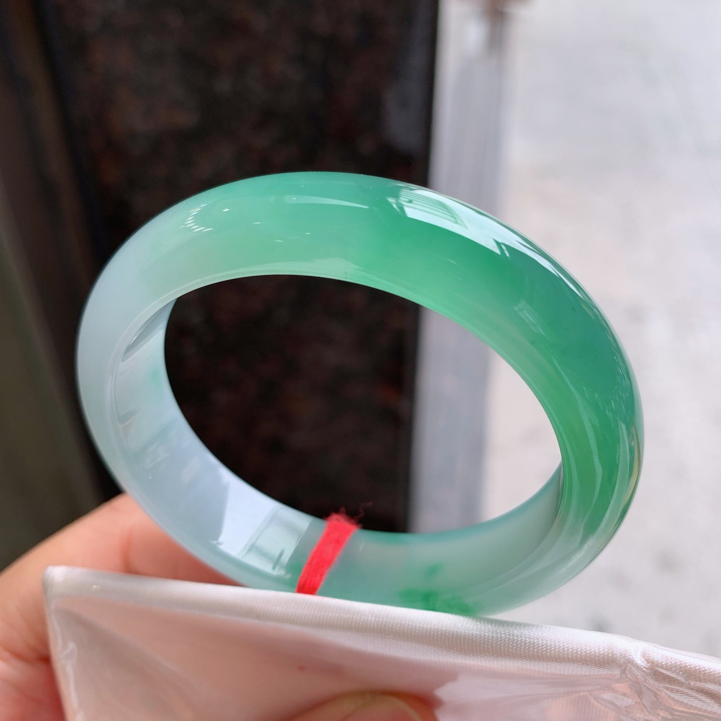 贵妃冰飘绿 无瑕 尺寸：54.2/48/13/7.9  冰润