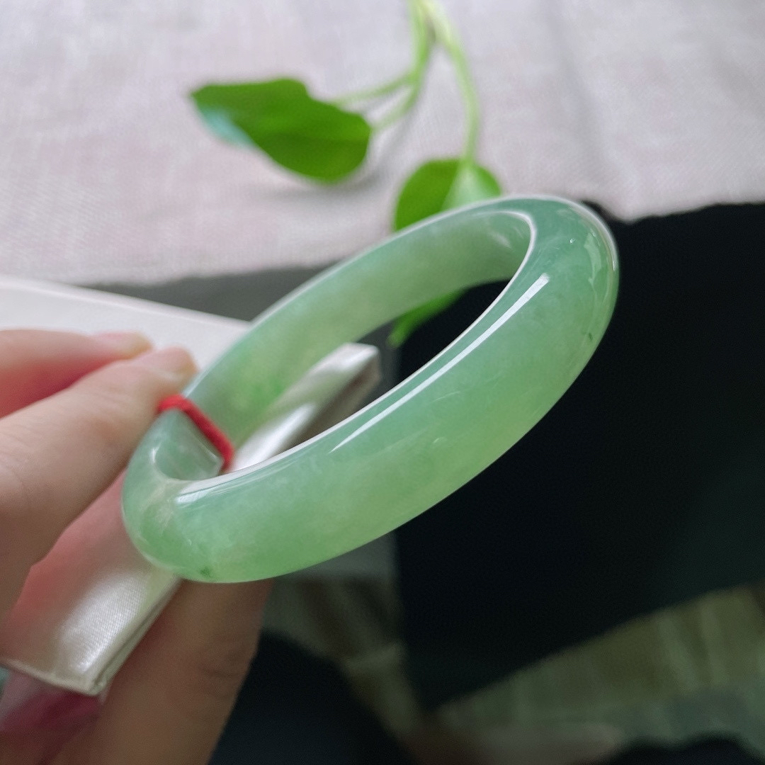 57/12/7.9，湖水绿正圈，种老色艳，偷得浮生半日闲，满目皆是碧波涟。无纹裂