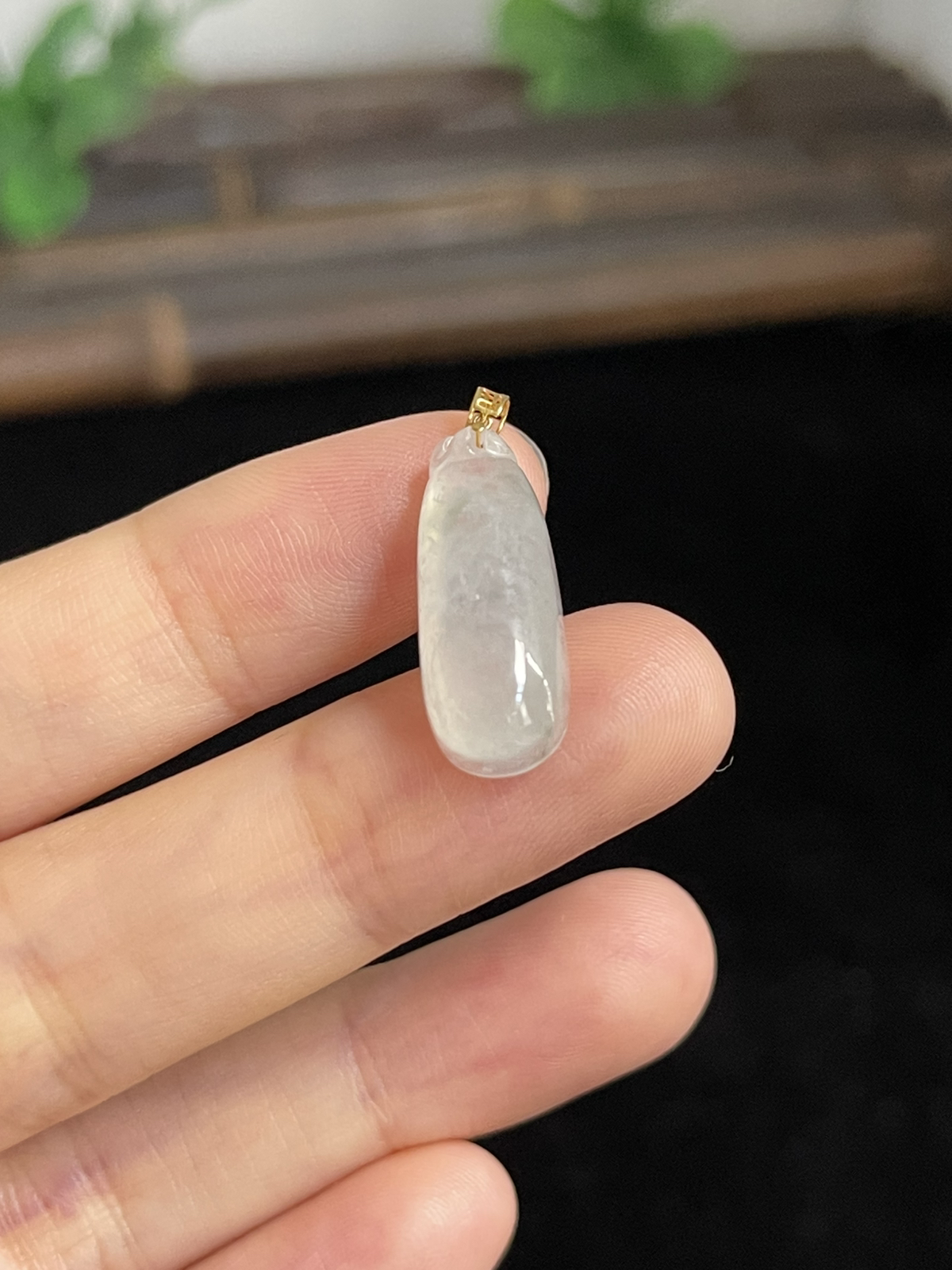 翡翠吊坠，印记：G18K