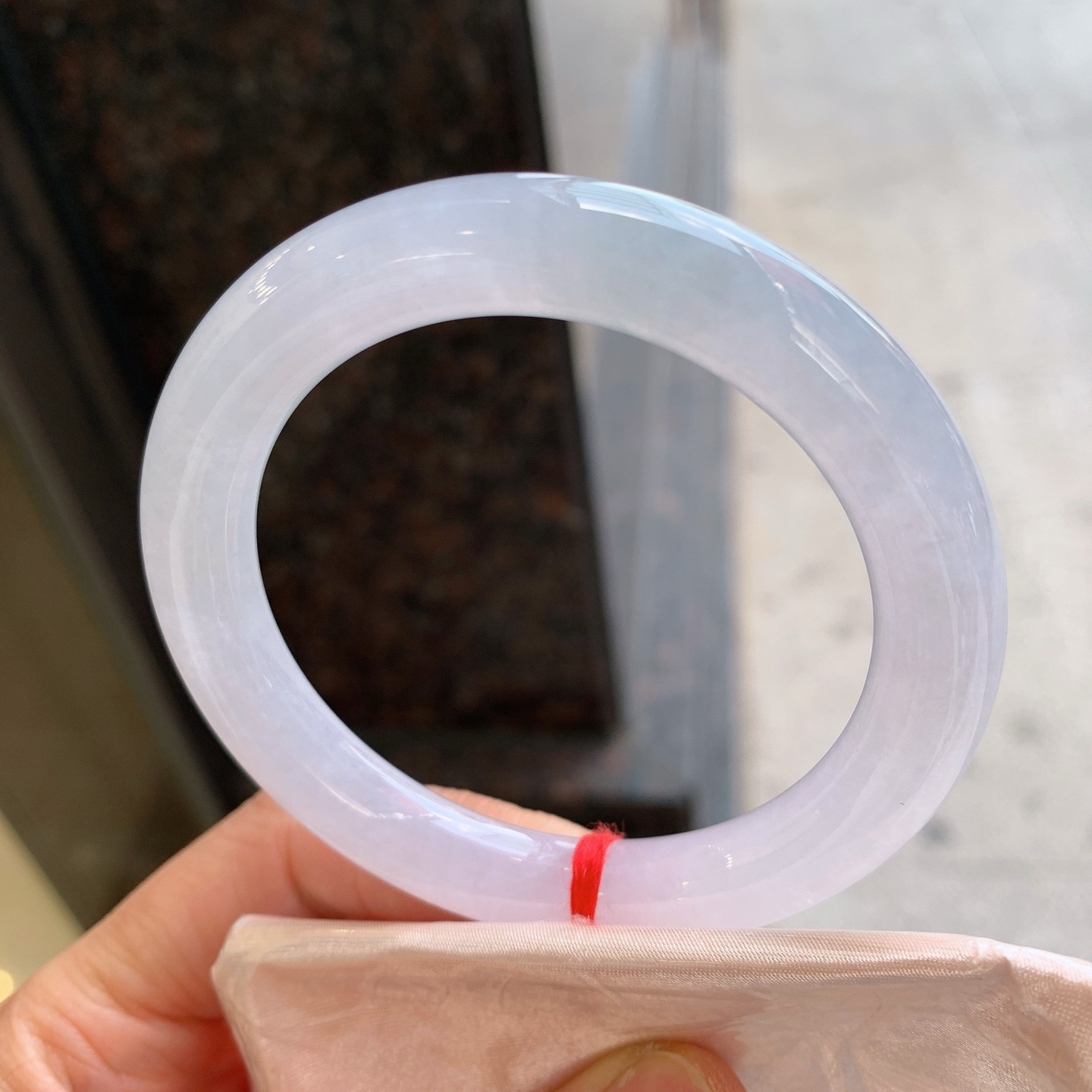 圆条冰镯 无瑕 尺寸：54.6/9.5 冰润