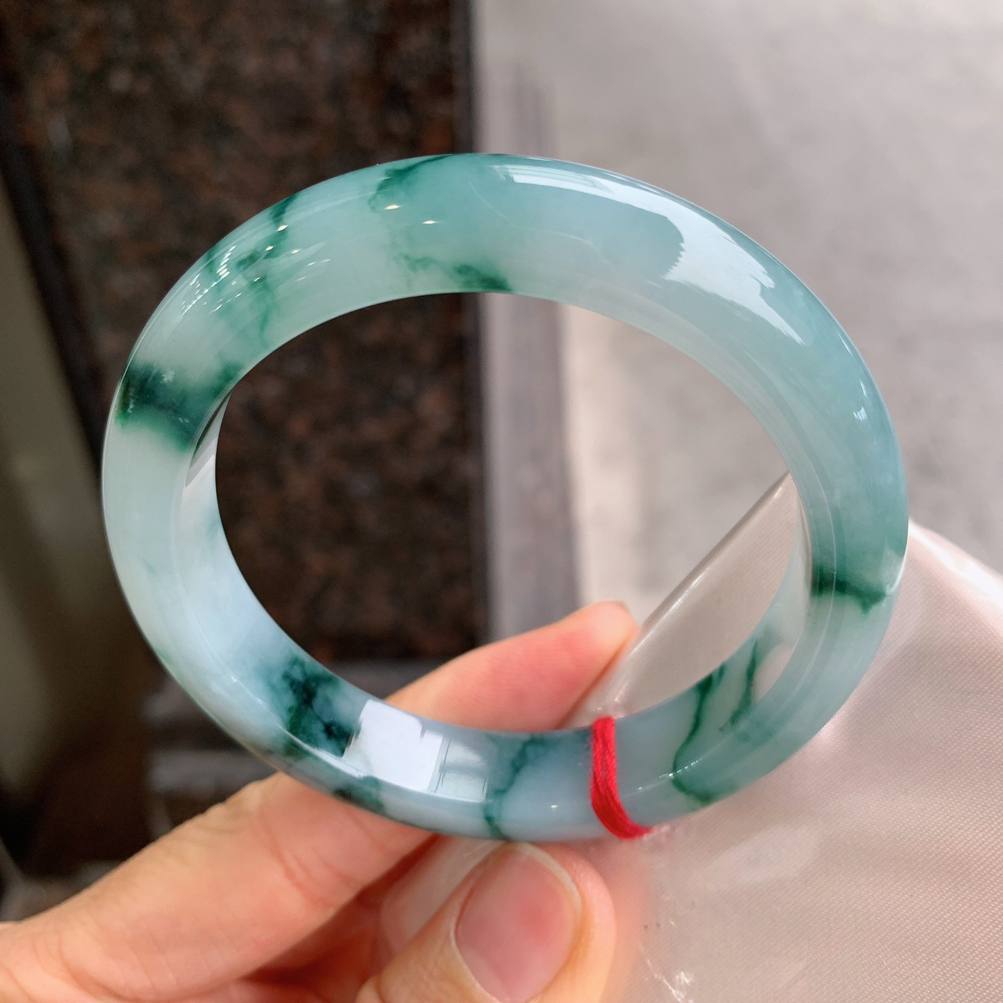 正圈飘花 无瑕 尺寸：57.3/13/9  细腻