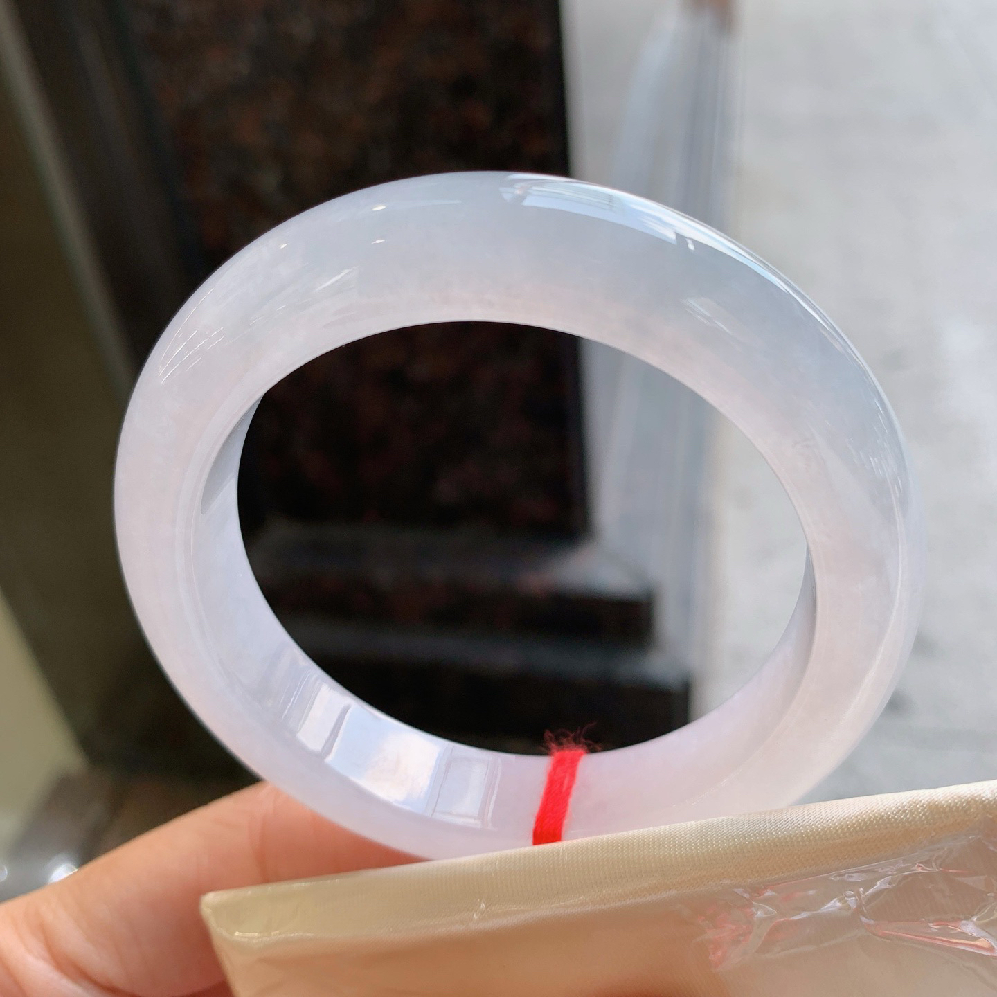 正圈冰镯 无瑕 尺寸：54.8/12/9.3  冰润