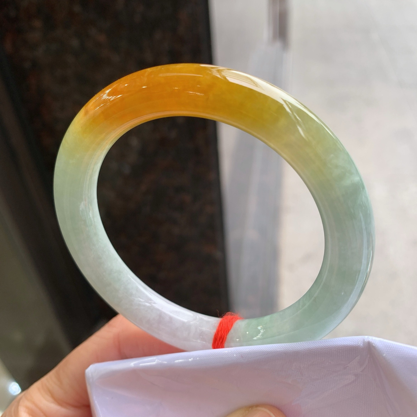 圆条黄翡 无瑕 尺寸：56.3/10  色好