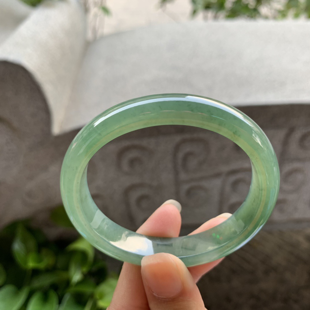 圈口 54.3-46.8-11.7-7.2【冰茶绿贵妃手镯】贵妃54 55可戴