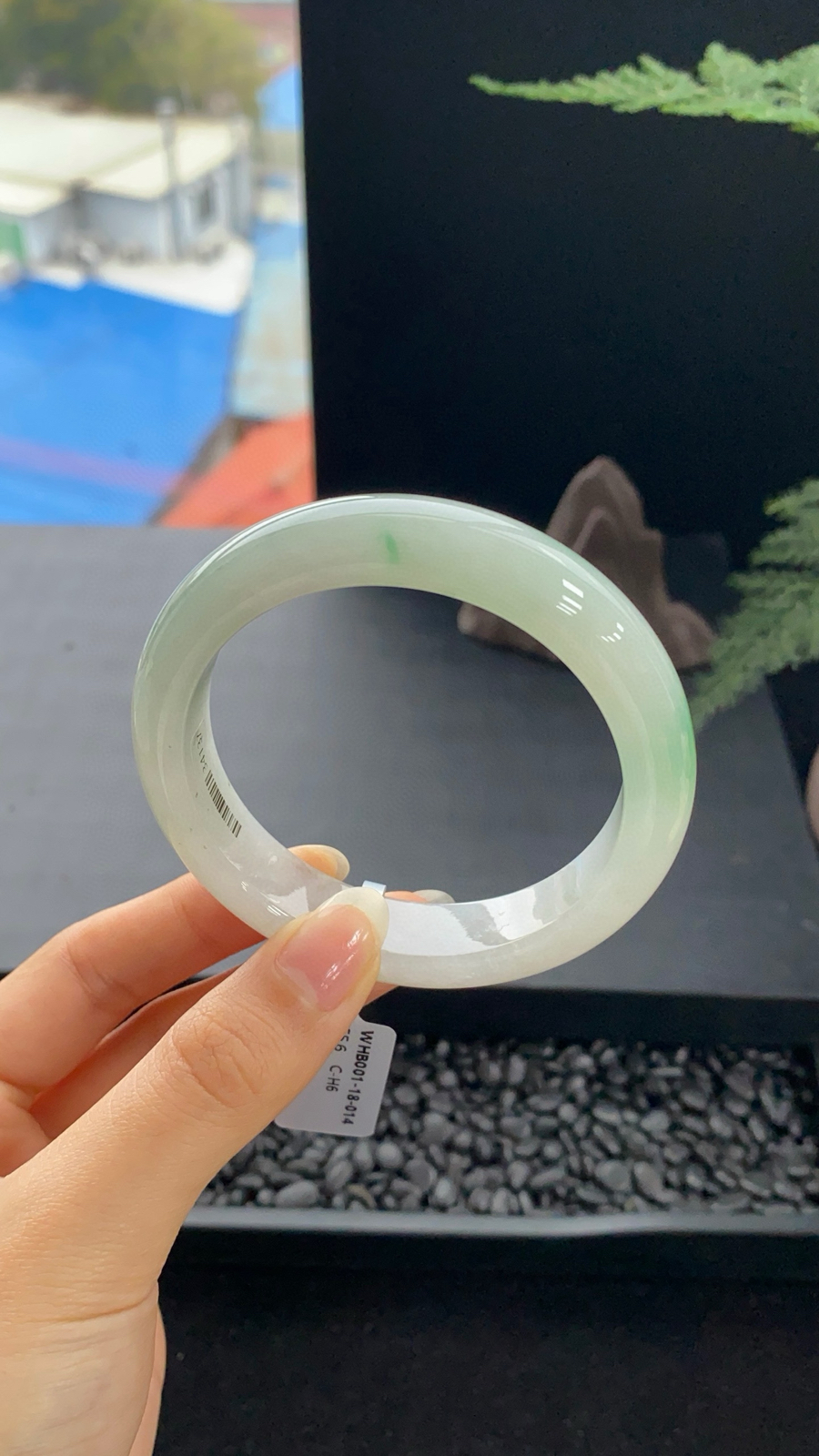 【飘花手镯、绿花】
尺寸：55.6*13*8.5