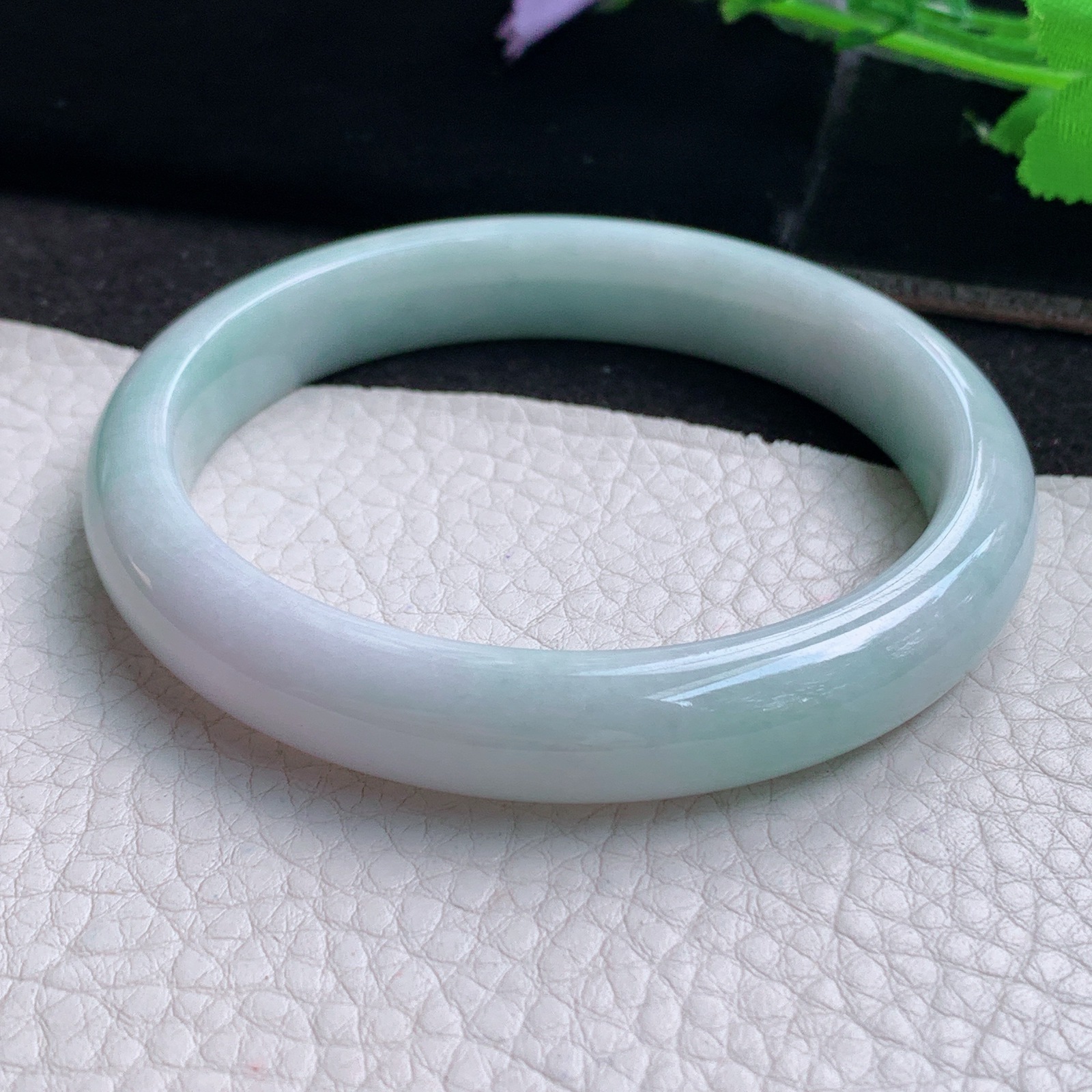 js大圈口61.5*11.5*8.3平安镯 天然翡翠A货玉手镯精美浅绿清新正圈玉手环