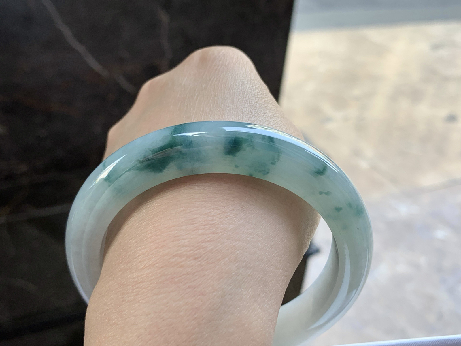 62-12.7-9.8

蓝花大圈手镯^_^飘花浓郁 鲜艳