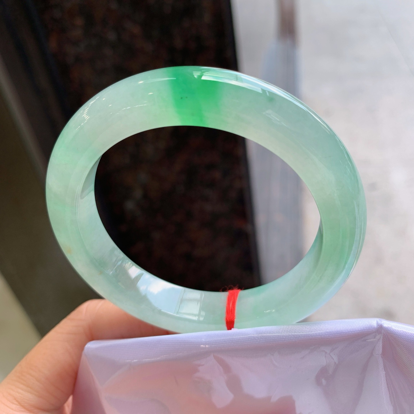 正圈冰飘绿 无瑕 尺寸：55.5/11.6/9.6 ！种色俱佳