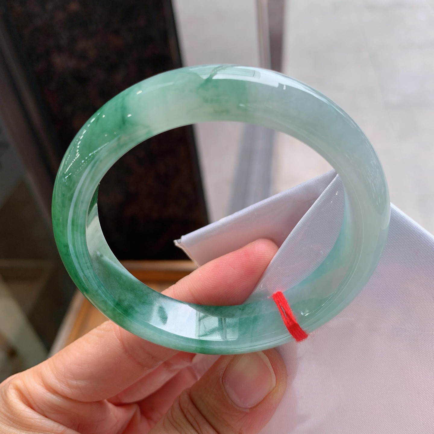 正圈冰飘花 无瑕 尺寸：56.2/13/8.2  细腻