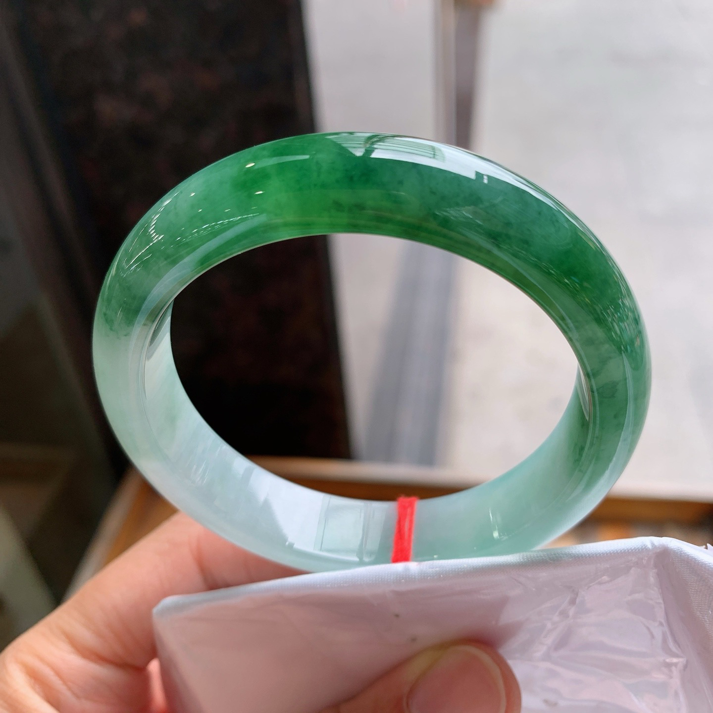 正圈冰飘花 无瑕 尺寸：56.2/13/8.2  细腻