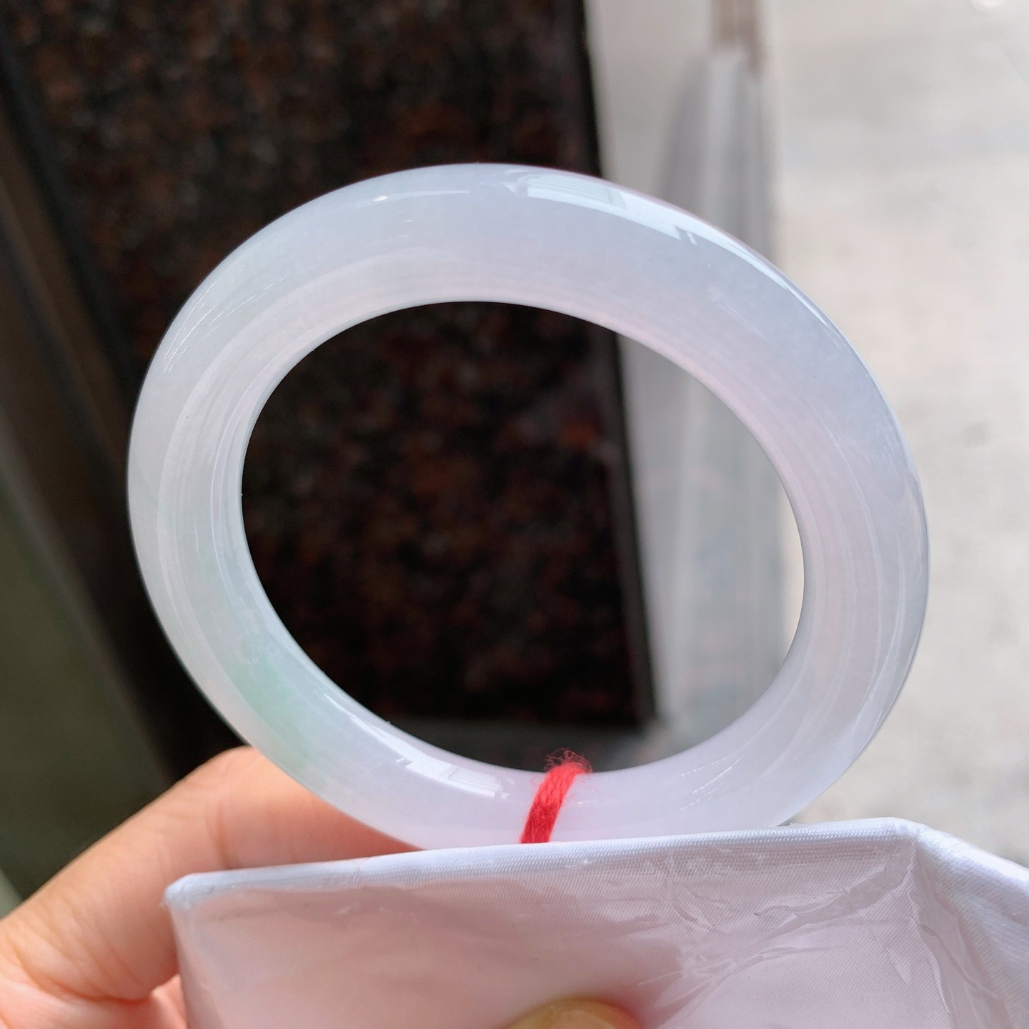 圆条冰飘绿 无瑕 尺寸：52/9.8  冰润