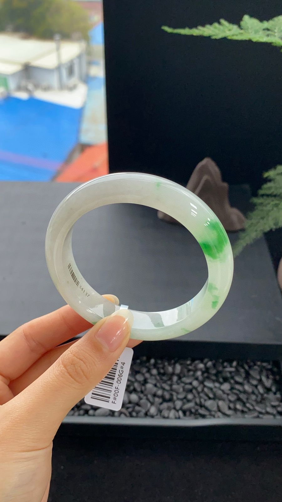 【飘花手镯、绿花】
尺寸：55.6*13*8.5