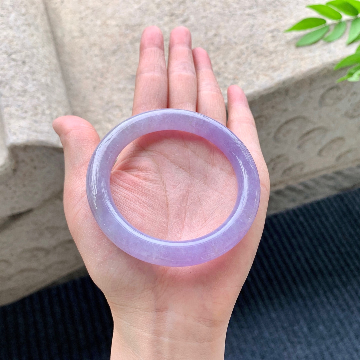 圆条53 54
【圈口】54.2/9.2/9.4
【描述】紫罗兰，水润，种老，细腻，无裂纹！