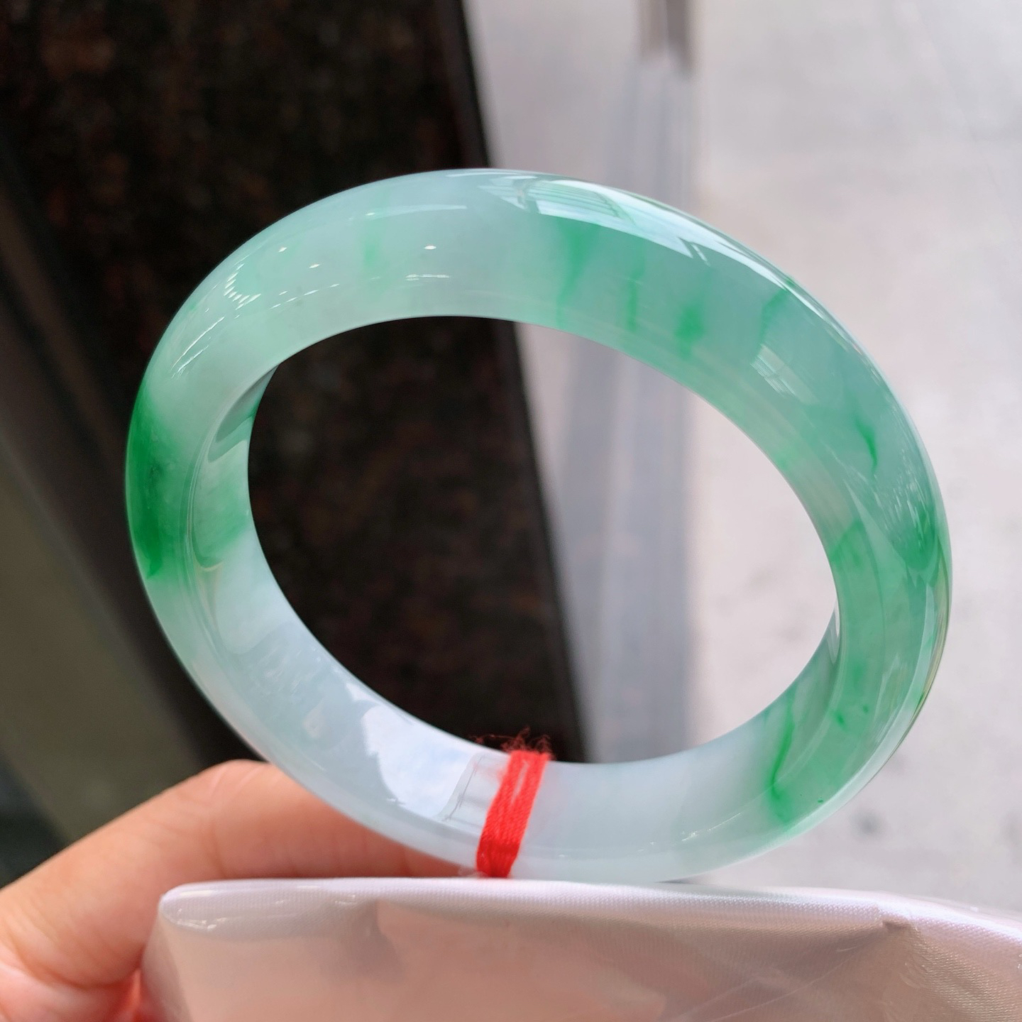 正圈冰飘绿花 无瑕 尺寸：58.6/13.2/9.1 色好