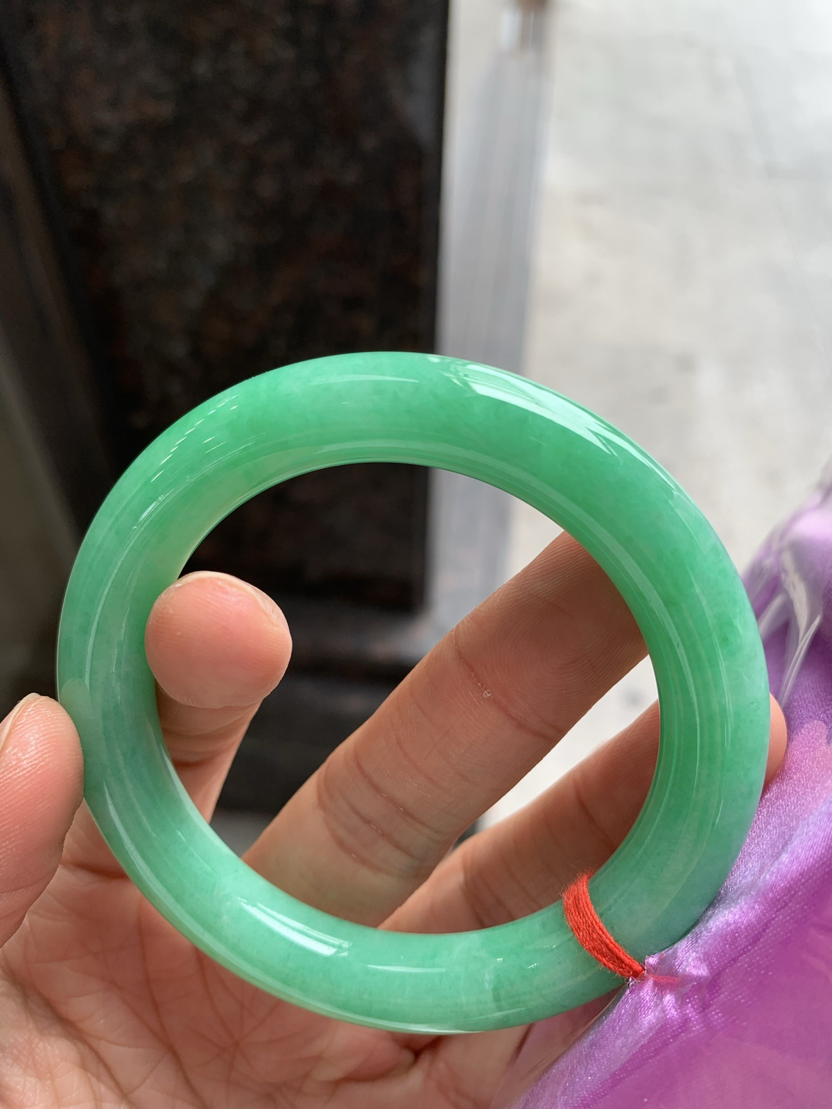 圆条满色 无瑕 尺寸：56.3/11/10.7 色阳