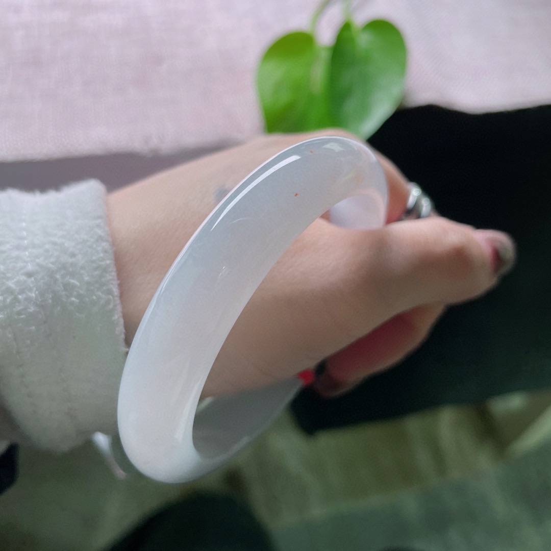 56.3/12.2/8.5淡紫正圈，冰润细腻，清新，温婉可人，洒金