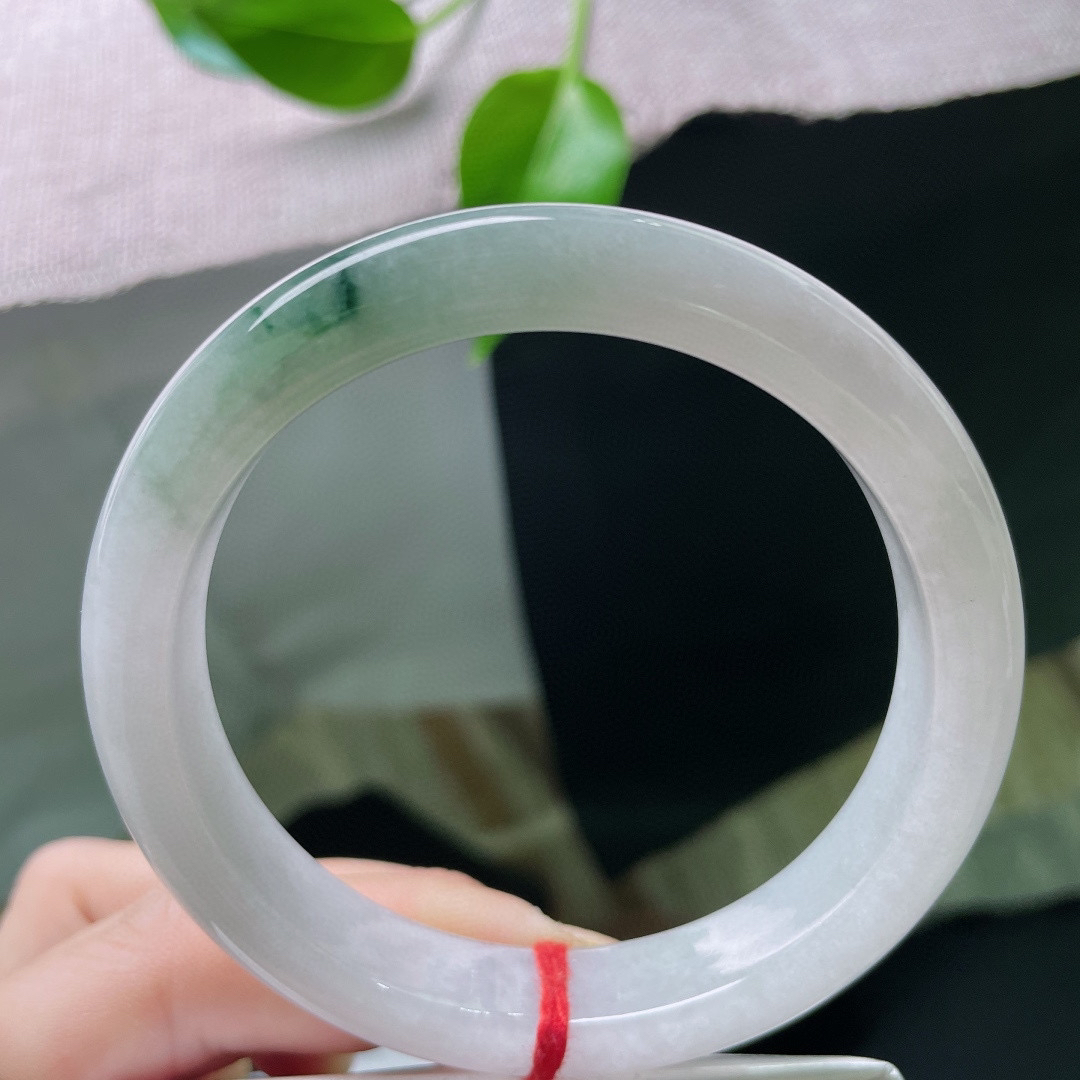 60.5/11.7/8.4，飘花手镯，整体无瑕