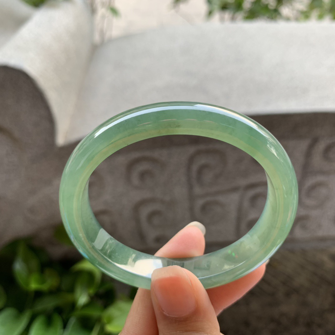 圈口 54.3-46.8-11.7-7.2【冰茶绿贵妃手镯】贵妃54 55可戴