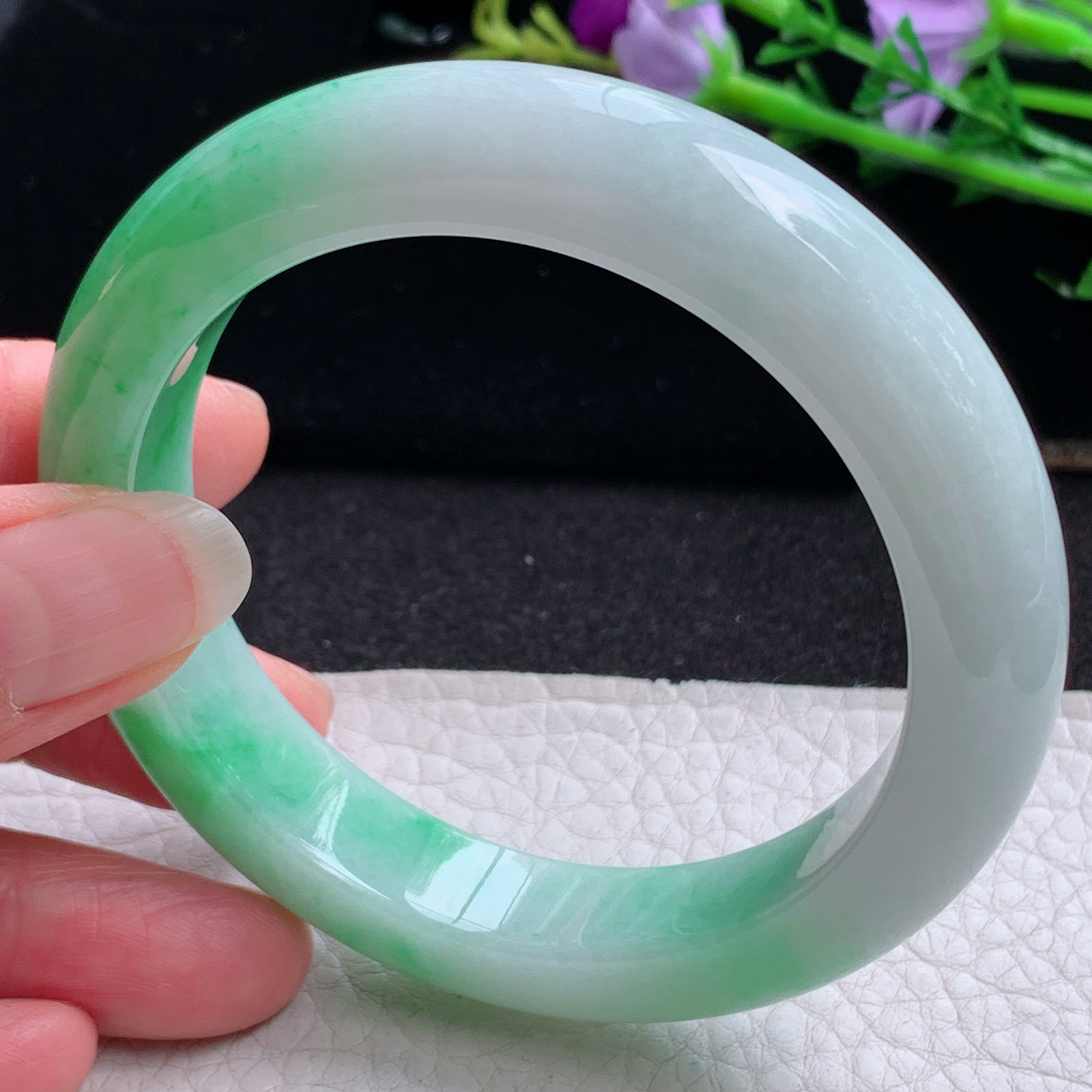 xc实拍57.5*12.6*9.5白底青镯 天然缅甸翡翠A货玉手镯飘绿正圈玉手环