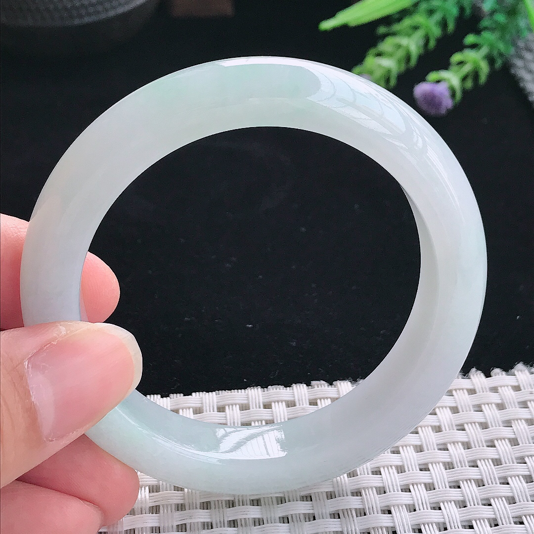 实拍A货翡翠54/12.5/9老坑冰润起胶飘绿手镯玉镯手环