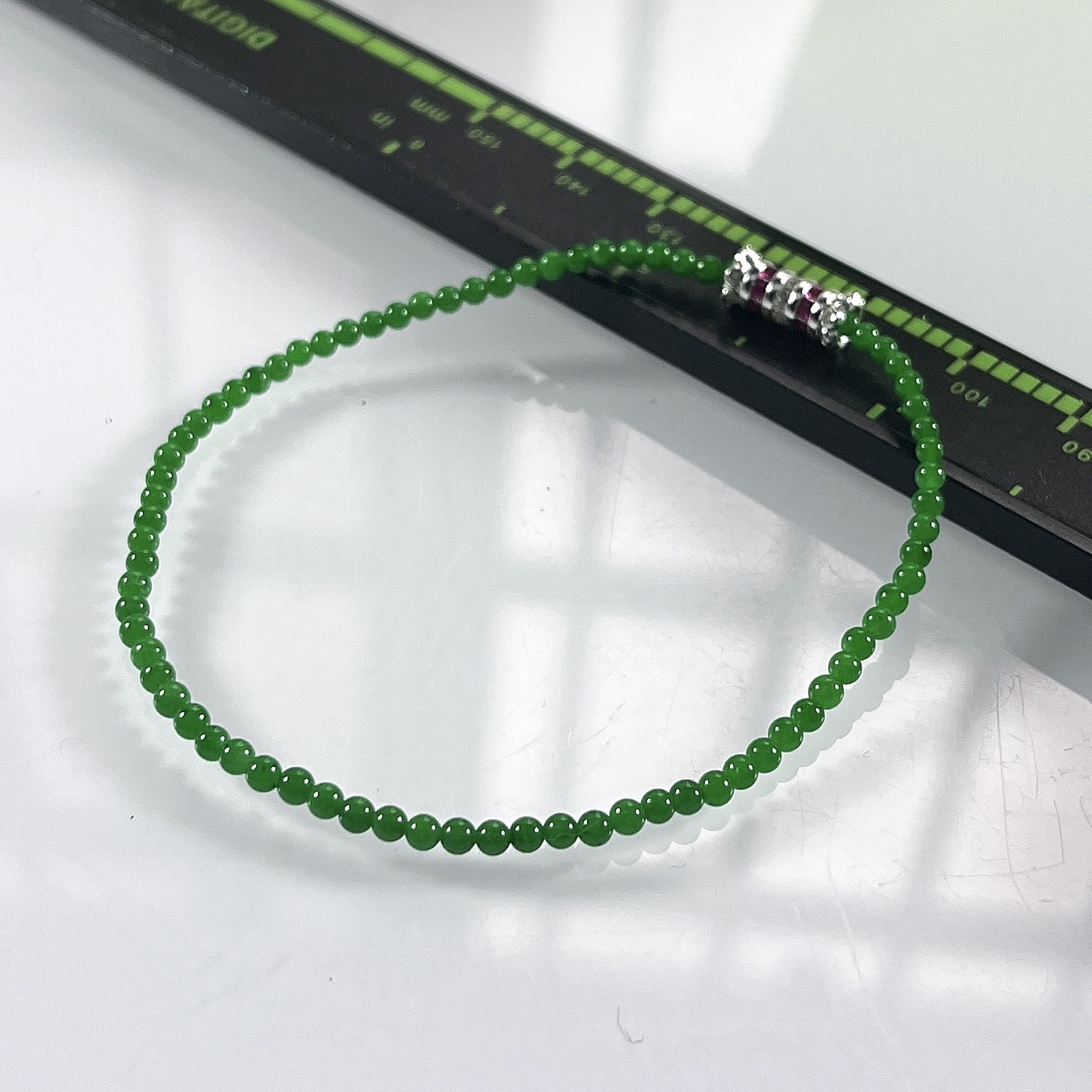 缅甸天然翡翠A货，卡2.5冰种满绿正阳绿小米珠小圆珠手串手链，尺寸：2.5mm/76颗，长度175mm，重量：2.44g