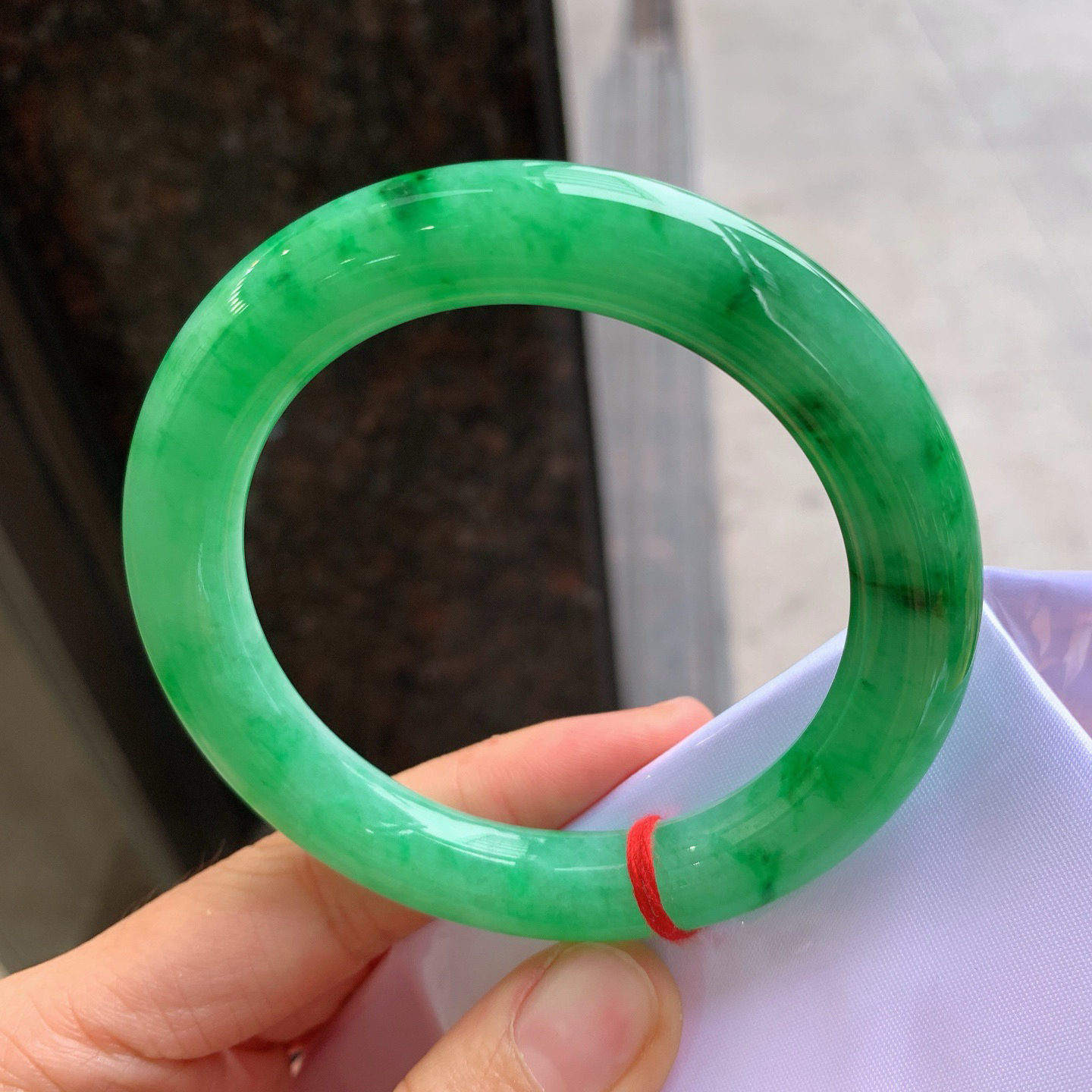 圆条满色 无瑕 尺寸：57.1/11.1  色辣