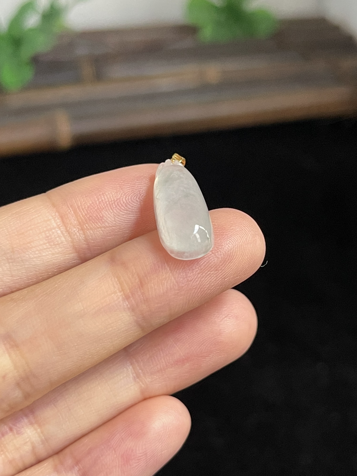 翡翠吊坠，印记：G18K